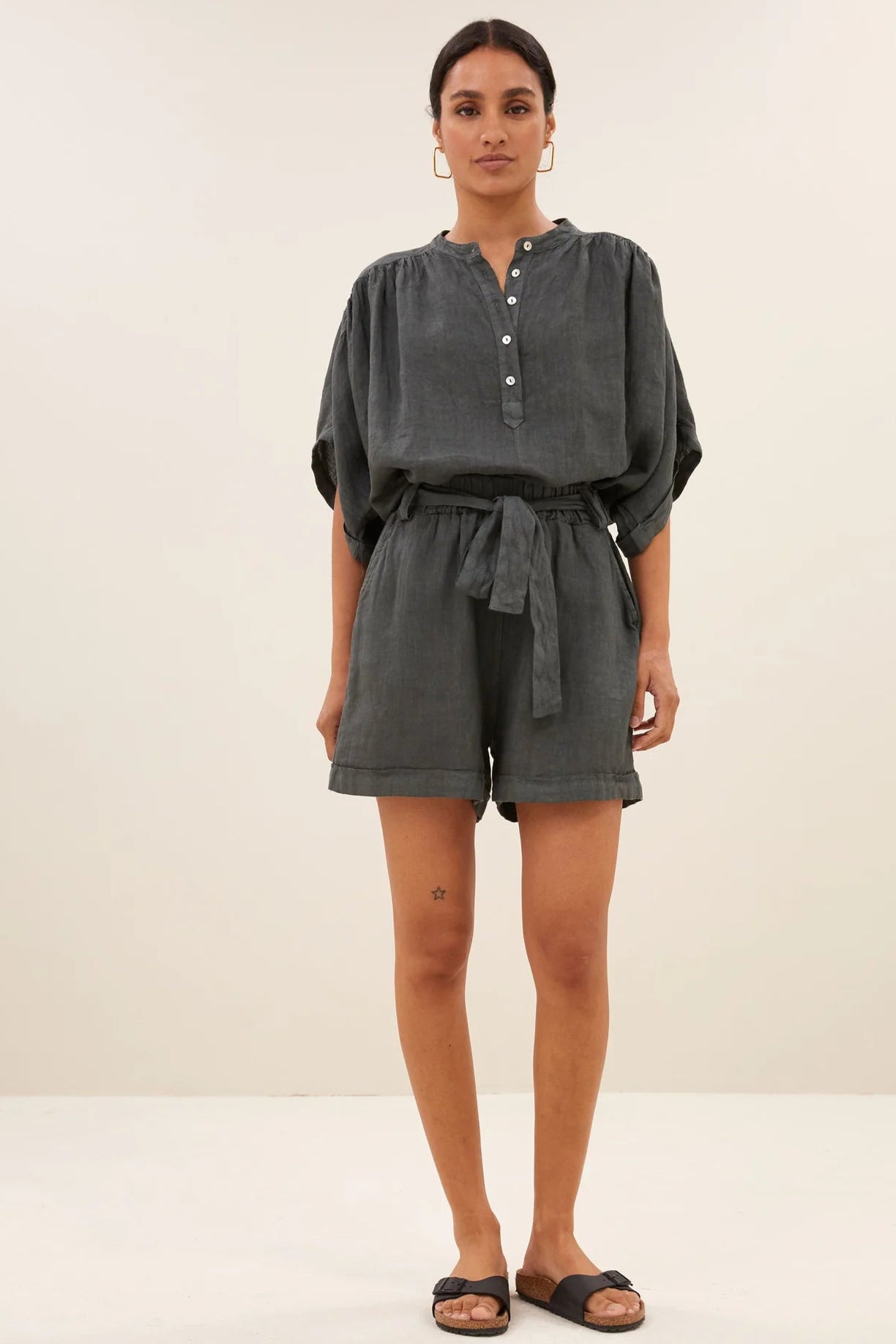 By-Bar June Linen Shorts in Charcoal