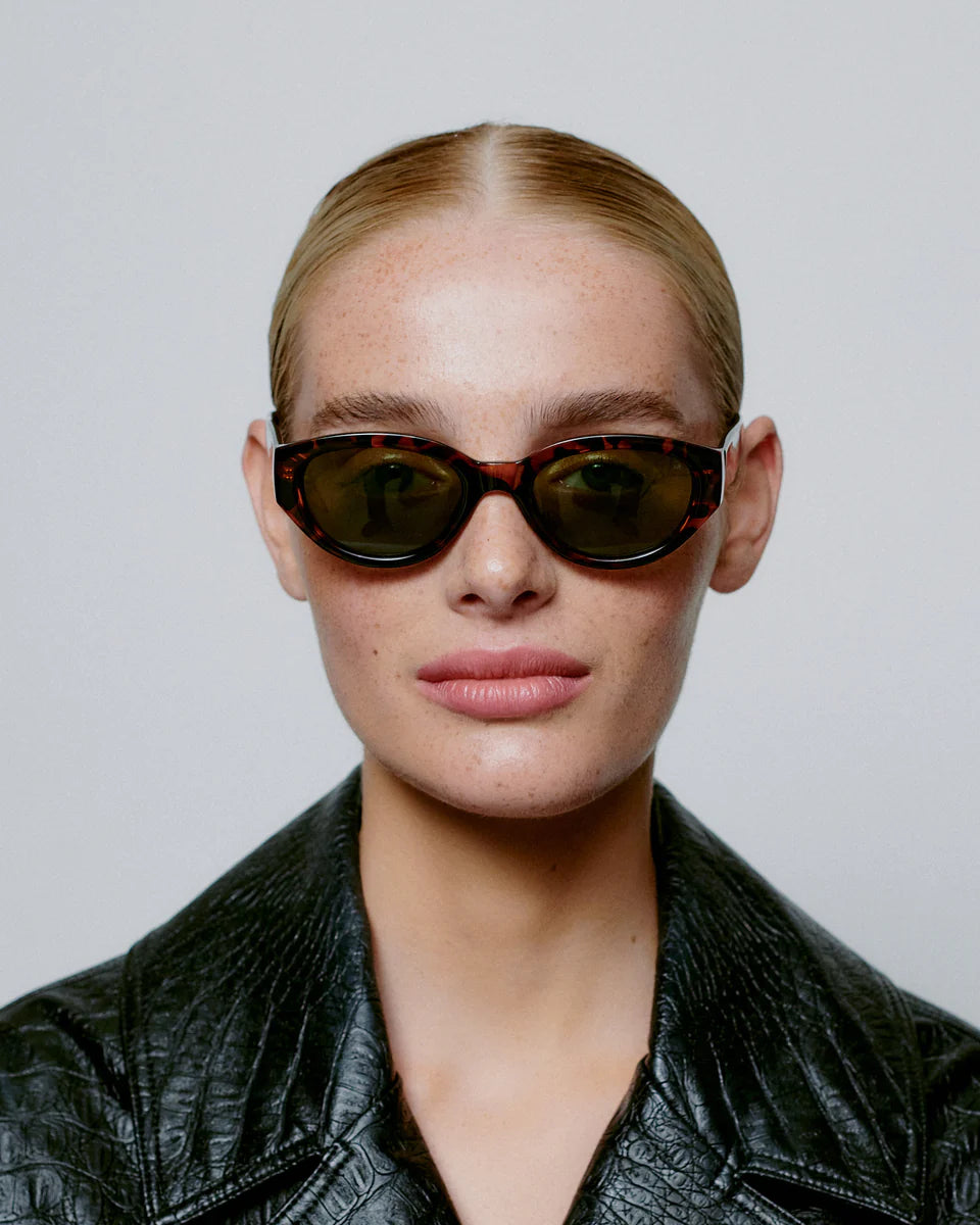 Winnie Sunglasses in Demi Tortoise